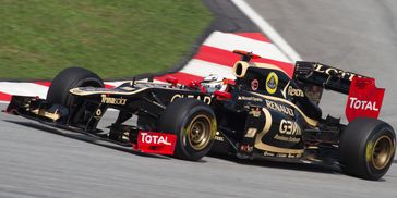Kimi Räikkönen mit seinem Lotus beim Malaysian Grand Prix 2012.