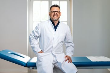 Dr. Csaba Losonc  (2025) Bild: MEDICUM Rhein-Ahr-Eifel GmbH Fotograf: MEDICUM Rhein-Ahr-Eifel GmbH