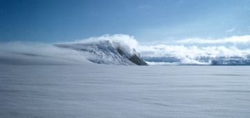 Grímsvötn mit Berg Grímsfjall 1972. Bild: Roger McLassus / de.wikipedia.org