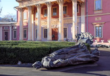 Archivbild: Das demontierte Denkmal für Katharina die Große in Odessa, 30. Dezember