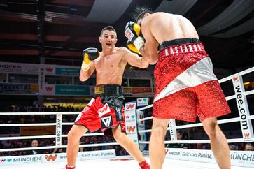 Robin Krasniqi vs. Stanislav Kashtanov bei der wee BOXGALA, 02.06.2018 weeArena Bad Tölz. Bild: "obs/weeCONOMY AG/HALIL TOSUN"