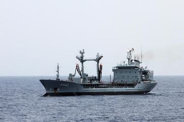 Betriebsstofftanker Spessart (A 1442) fährt im Rahmen der Operation Atalanta, am 13.07.2016. Bild: Bundeswehr