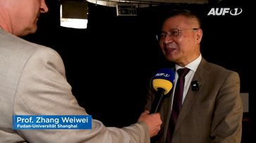 Professor Zhang Weiwei (2025) Bild: AUF1 / Eigenes Werk