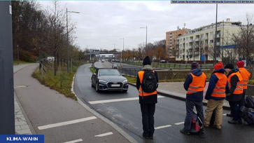 Bild: Letzte Generation München / Wikimedia Commons / CC BY-SA 4.0 / AUF1 / Eigenes Werk