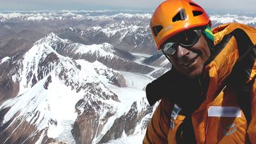 In 7800 Metern Höhe fällt auch Extrembergsteiger Ralf Dujmovits das Atmen schwer.  Bild: ZDF Fotograf: ZDF/Ralf Dujmovits