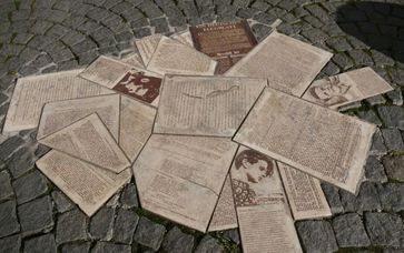 Mahnmal der Geschwister Scholl und für die Weiße Rose, vor der Ludwig-Maximilians-Universität.