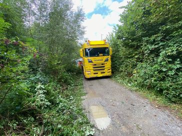 Sehr schwierige, beengte Verhältnisse vor Ort Bild: Feuerwehr