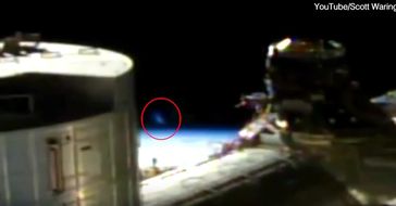 Bild: Screenshot Youtube Video "Strange object spotted flying past the International Space Station"