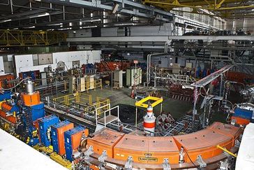Das Bild zeigt den Low Energy Antiproton Ring (LEAR) im CERN, mit welchem die ersten Antiwasserstoffmatome erzeugt wurden. Bild: Florian Hirzinger
