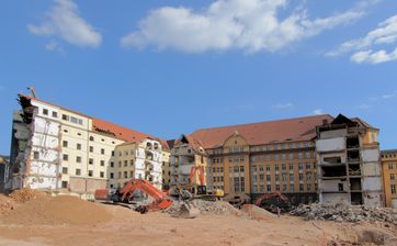 Stuttgart 21: Abriss des rückwärtigen Teils der ehemaligen Bundesbahndirektion (September 2012)