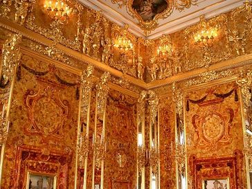 Rekonstruiertes Bernsteinzimmer im Katharinenpalast von St. Petersburg (Russland). Bild: jeanyfan / wikipedia.org