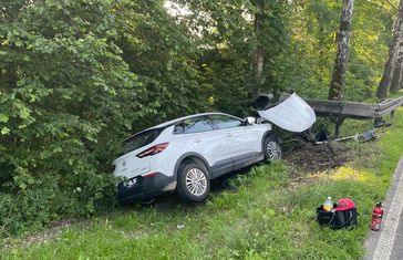 Trotz Totalschadens blieb die Fahrerin beinahe unverletzt