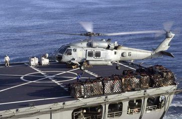 SH-60H Sea Hawk bei Transportarbeiten (Symbolbild)