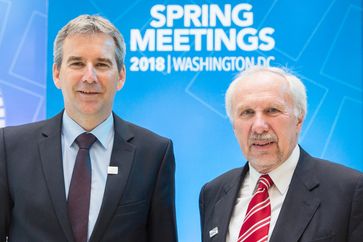 Finanzminister Hartwig Löger und der Gouverneur der Nationalbank Ewald Nowotny (2018)