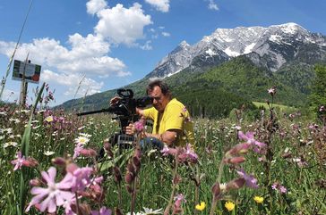 Kameramann Franz Posch im Naturschutzgebiet Pürgg-Trautenfels  Bild: ZDF Fotograf: ZDF/ORF/Posch TV Filmproduktion