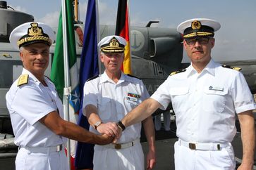 v.l. : Admiral Stefano Barbieri, Admiral Jonas Wikström, Admiral Jan C. Kaack nach der Kommandoübergabe.