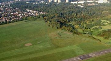 Das Flugplatzareal ist regionale Luftleitbahn und Abkühlgebiet für das Stadtgebiet von Freiburg. Bild: "obs/Bürgerinititiative Pro Wolfswinkel"