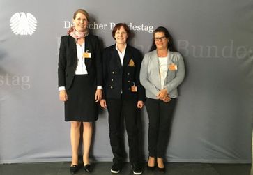 von links: Dr. Davina Bruhn (Deutsche Juristische Gesellschaft für Tierschutzrecht) Dr. Corina Gericke (Ärzte gegen Tierversuche) Dr. Cristeta Brause (TASSO)