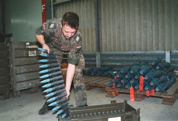 Bundeswehr mit so wenig Munition das diese nach 4 Tagen Kampfeinsatz fertig ist...