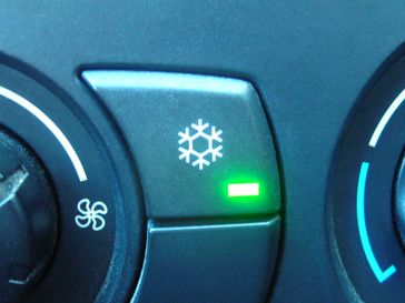 manueller Schalter für eine Klimaanlage (BMW)