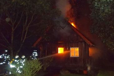 Die Sauna brannte in voller Ausdehnung. Bild: Polizei Minden-Lübbecke