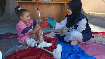 Malak, 9 Jahre, Bild: Handicap International e.V. Fotograf: Khalil Nateel / HI
