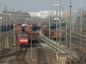 Güterwagen-Vielfalt im Rangierbahnhof Kornwestheim