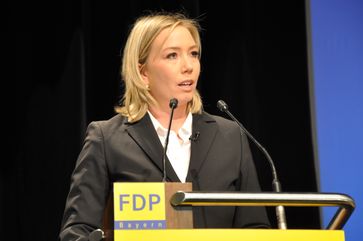 Miriam Gruß bei einer Rede vor dem 60. Parteitag der FDP Bayern.