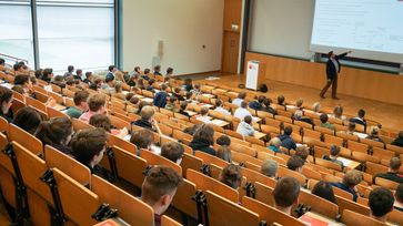 Studierende am Hasso-Plattner-Institut; Bild: "obs/HPI Hasso-Plattner-Institut/HPI/Kay Herschelmann"