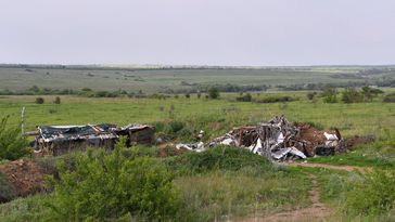 Ein zerstörter Posten der ukrainischen Armee im umkämpften Gebiet im Donbass (Symbolbild)