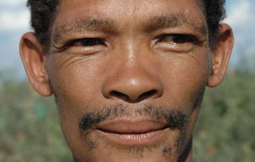 Kebonyeng Kepese wurde festgenommen und geschlagen, weil er gejagt hatte, um seine Familie zu ernähren. Bild: Survival