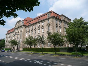 Hauptgebäude des Oberlandesgerichts Düsseldorf, Cecilienallee 3