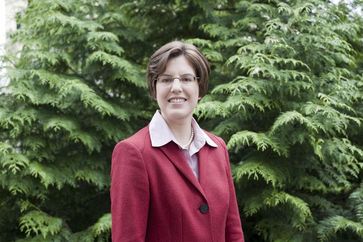Karin Stüber, die neue Inhaberin des Lehrstuhls für Vergleichende Sprachwissenschaft an der Universi
Quelle: Foto: privat (idw)