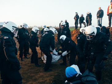 Polizeieinsatz zur Räumung des Dorfes Lützerath (2023)