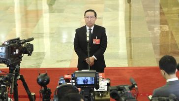 Auf diesem Archivbild sieht man den ehemaligen chinesischen Justizminister Fu Zhenghua am 12. März 2019 vor einer Plenarsitzung des Nationalen Volkskongresses (NVK) in der Großen Halle des Volkes in Peking, China.