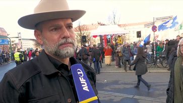 Journalist Kayvan Soufi-Siavash (Ken Jepsen) (2023) Bild: AUF1 / Eigenes Werk