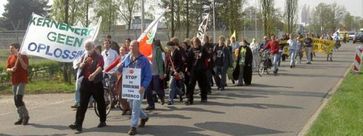 Eine von vielen Demonstration gegen die Urananreicherungsanlage in Almelo (April 2005). Bild: BBU