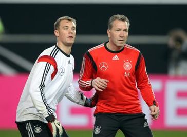 Manuel Neuer und Andreas Köpke unterstützen den GLOBALL. /Bild: "obs/SSC Vertrieb Deutschland GmbH/Bernd Müller"