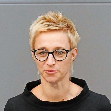 Nadine Schön (2017)