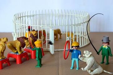 Playmobil-Spielfiguren: Wildtier-Dressur im Zirkus. Bild: © PETA
