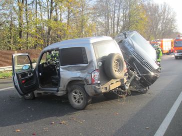 Vollsperrung der A40 nach Verkehrsunfall Bild: Feuerwehr