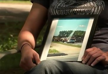 Bild: Screenshot aus dem YouTube-Video "Family sees 'sign from heaven' at site of deadly crash"