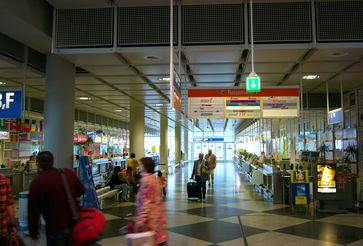 Reisebüros in einem Flughafen (Symbolbild)
