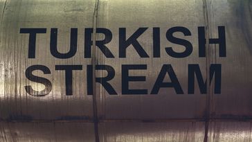 Aufschrift "Turkish Stream" auf einem Segment der Gasleitung Bild: Gettyimages.ru / N. Bataev