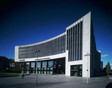 Gebäude der Landesbank Baden-Württemberg (LBBW)  am Hauptsitz Stuttgart, am Hauptbahnhof, Kurt-Georg-Kiesinger-Platz