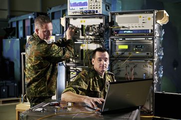 IT-Soldaten  Bild: "obs/Presse- und Informationszentrum Personal/AhrensundSteinbach"