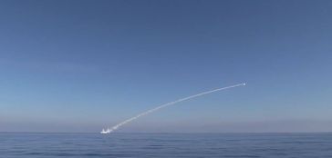 Uboot Krasnodar mit Marschflugkörpern gegen IS /Daesh Stellungen.