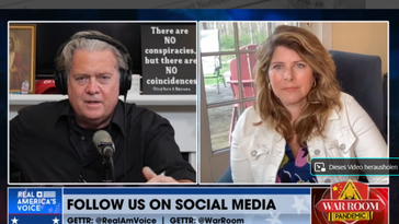 Steve Bannon mit Naomi Wolf im Interview, Screenshot aus der Sendung "Pandemic War Room" Bild: https://campaigns.dailyclout.io/campaign/brand/cc3b3e5a-6536-4738-8ed6-5ee368c67240 / RT