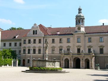 Das Schloss St. Emmeram oder Schloss Thurn und Taxis
