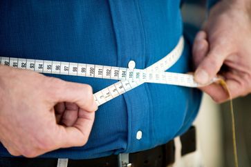Bei Übergewicht: Jedes Kilo weniger nützt der Gesundheit. Bild: "obs/Wort & Bild Verlag - Diabetes Ratgeber/dpa Picture-Alliance / Phanie"